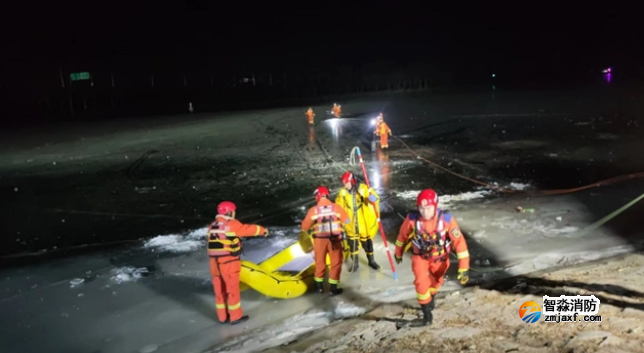 北京两男子凌晨掉入冰窟，救出已无生命体征，消防部门提醒